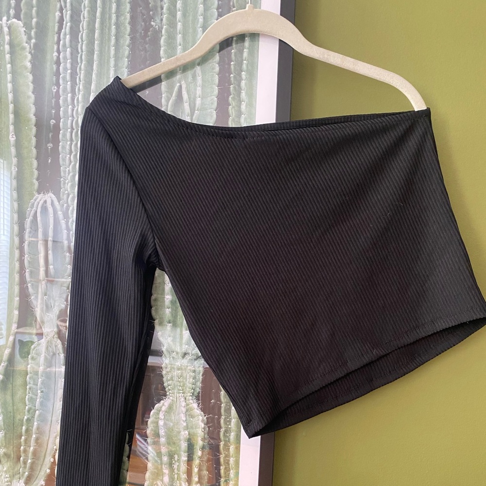 One Shoulder Top Long Sleeve in Black